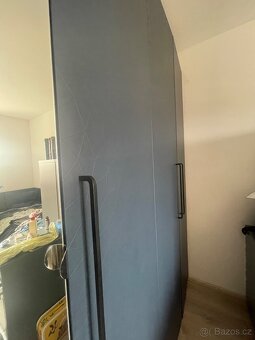 Krásná IKEA Pax 200x35x236cm s dvermi s panty - 9
