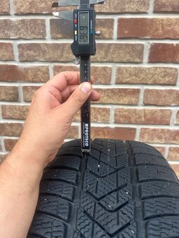 Pneu 245/45 R18, 275/40 R18 Pirelli Sottozero3 Run Flat - 9