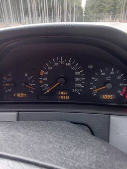 Mercedes benz E200 - 9