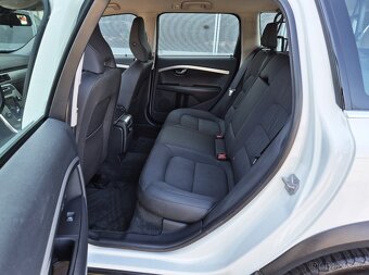 VOLVO XC70 2.4D AWD MANUÁL 1 MAJITEL ALU 19 PERF.STAV - 9