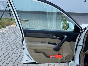 Honda CR-V 2.2 i-DTEC 110kW Executive 4x4 Automat / ČR - 9