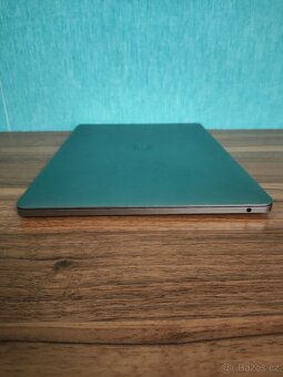 MacBook Pro 2017 | i5 • 8GB • 128GB SSD - 9