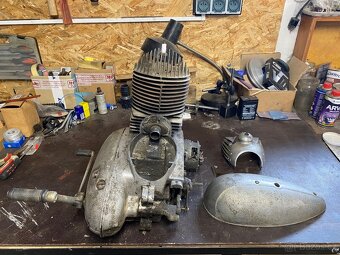 Motor Jawa 250/11 Pérák - 9