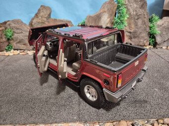 Prodám model 1:18 Hummer H2 pickup - 9