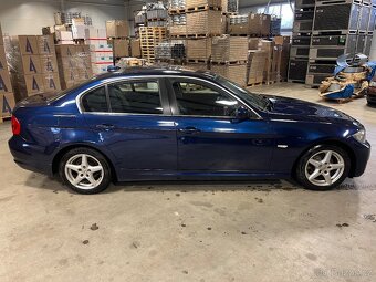 BMW E90 318D rok 2010 - 9