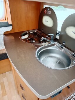 Obytný přívěs Hobby Deluxe 450 UF - 9