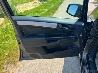 ► OPEL ZAFIRA 1.8 16V 103KW EDITION 7 MÍST XENONY - 9