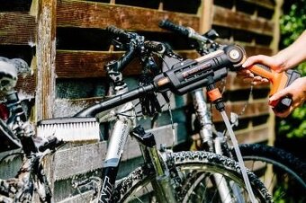 Akumulátorová tlaková myčka Yard Force AquaJet - 9