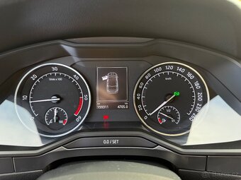 Škoda SUPERB 2.0 TDi - 110Kw - DSG - Záruka do 2026 - 9