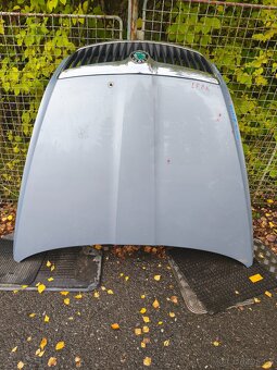 Skoda Octavia 2 facelift - přední  kapota - 9