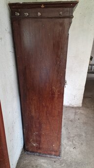 Starožitná skříň - 9