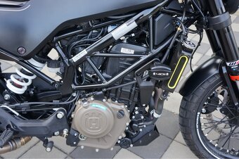 Husqvarna Svartpilen 401 ( 2022 ) - 9