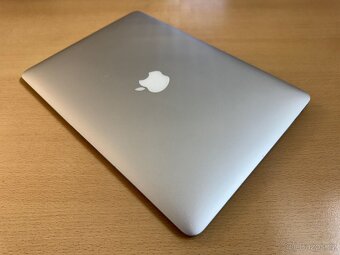MacBook Air 13″ (Early 2015) - 8 GB / 256 GB - 9
