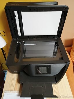 Starší PC + příslušenství a tiskárna HP - 9