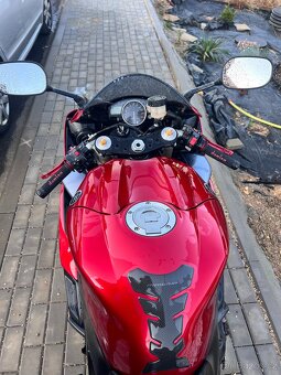 Yamaha r1 - 9