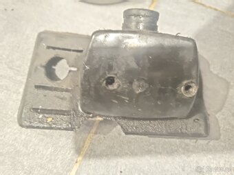 Kryty řetězu, prsíčka,kryt sání a podlážka babetta 207 - 9