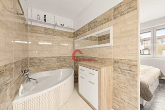 Prodej, RD 2+1 Lužice u Hodonína,dvůr, 2 sklepy, možnost zří - 9