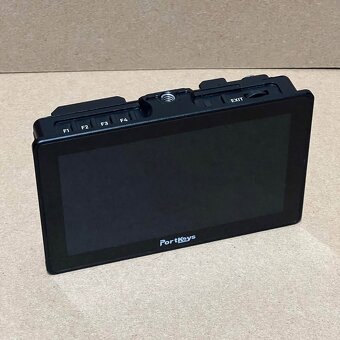 Canon EOS C70 - 9
