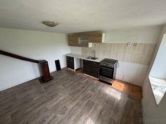 Chalupa, 1000m2 zahrada, studna, nová kuchyň - 9