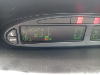 Citroen Xsara Picasso 2.0 hdi - 9