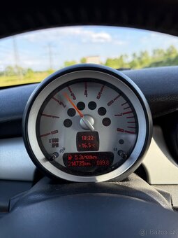 Mini Cooper R56 1.4i 70 kW, 6 kvalt, r. 2009 zachovalý. - 9