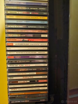 Stojan na 80ks CD SKYDISC s osvětlením na baterie+CD+DVD - 9