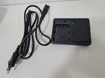 Sony Alpha SLT-A57, 18-55 - 9