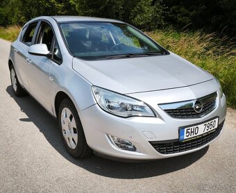 OPEL ASTRA 1.6 BENZÍN, ROK 2010, NAJETO 118.700 KM - 9