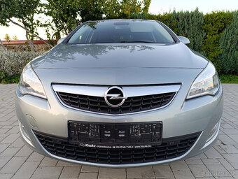 Opel Astra 1.4 T, servis, PĚKNÁ VÝBAVA A STAV - 9