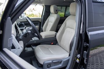 Land Rover Defender - 9