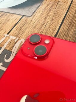 Phone 14 Product Red – 128 GB – Perfektní stav - 9