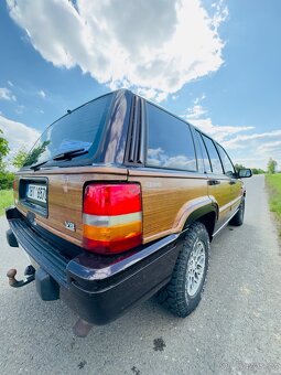 Jeep Wagoneer V8 - 9
