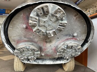Planetarní bruska na beton průmyslové podlahy HTC 650 - 9