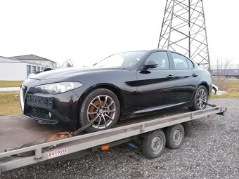 Alfa Romeo Giulia - DÍLY Z VOZU - 9