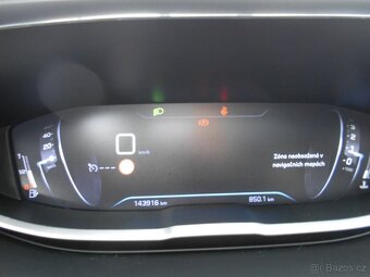 PEUGEOT 5008 1,6 HDi - 9