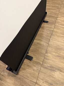 Kvalitní samonosné plátno ve hliníkovém pouzdře 80” - 9