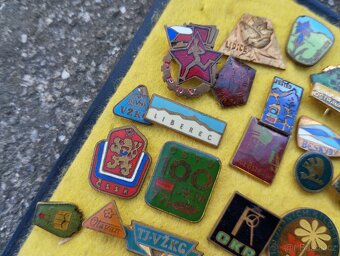 Velmi staré odznaky, Karlštejn, Jawa, Baník Ostrava a jiné. - 9