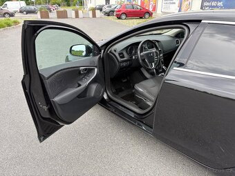 Volvo V40 D4 AUT/Polestar - 147 kW/servis. kn./v ČR-1. maj. - 9