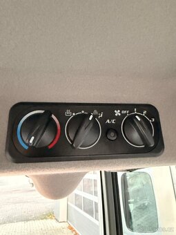 Traktor KUBOTA B2261H Zimní set - 9