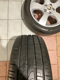Alu kola Škoda R17 5X112 LETNÍ PNEU 225/45 R17 PIRELLI - 9
