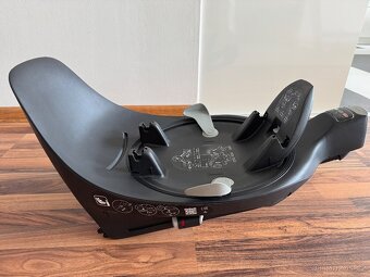 Cybex Cloud T i-size Plus + základna Base T - 9