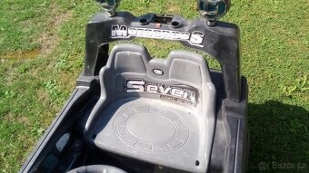 Dětské elektrické autíčko-k opravě - 9