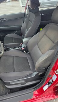Hyundai i30 kombi 1,4i 2012 - 9