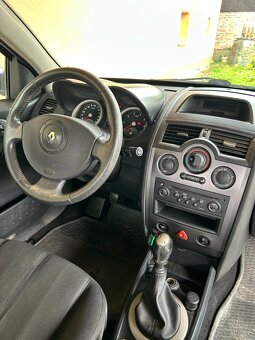 Renault Megane 2.0 - 9