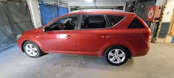 Kia Ceed - 9
