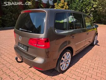 Touran 2.0TDI 130kW DSG,Highline,webasto,tažné,kamera,xenon - 9