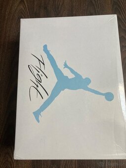 Nike Air Jordan 4 Retro - 9