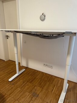 Elektricky výškově nastavitelný stůl IKEA BEKANT 160×80 cm - 9