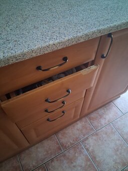 Kuchyňská linka bez spotřebičů - 9