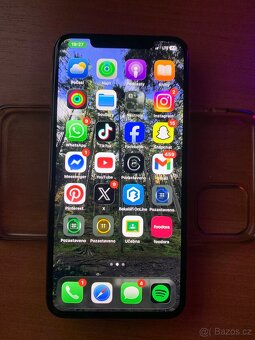 iPhone 11 Pro Max 100% baterie - 9